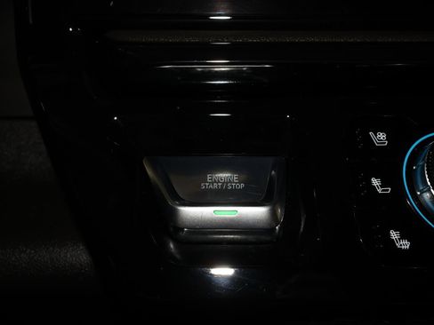 Used 2025 GMC Sierra 2500 AT4 w/ AT4 Premium Plus Package AWD/4WD image 18