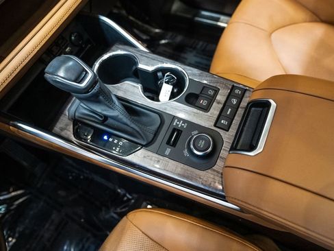 Certified 2021 Toyota Highlander Platinum image 25