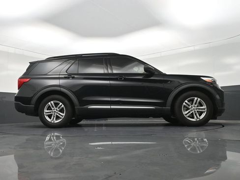 Used 2021 Ford Explorer XLT w/ Equipment Group 202A RWD image 27