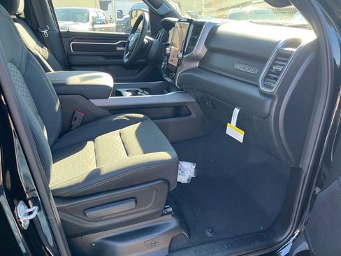 New 2026 RAM 1500 4x4 Crew Cab image 11