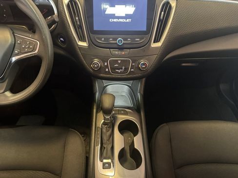 Used 2024 Chevrolet Malibu LS FWD image 11