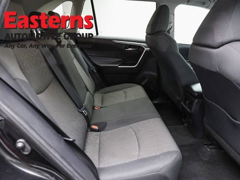 Used 2021 Toyota RAV4 XLE AWD/4WD image 22