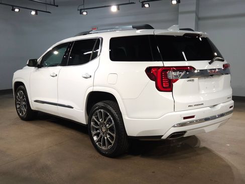 Used 2023 GMC Acadia Denali AWD/4WD image 5