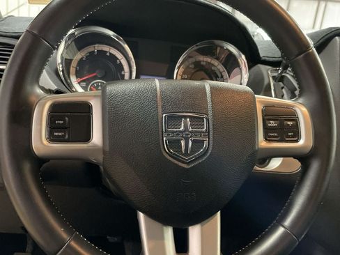 Used 2016 Dodge Grand Caravan SXT FWD image 16
