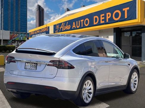Used 2018 Tesla Model X 75D AWD/4WD image 5