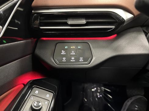 Used 2021 Volkswagen ID.4 Pro S w/ Gradient Package image 25