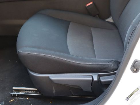Used 2024 Nissan Sentra SV FWD image 14