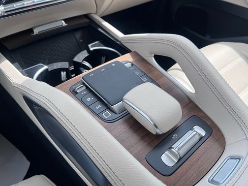 Used 2025 Mercedes-Benz GLS 450 450 4MATIC image 25