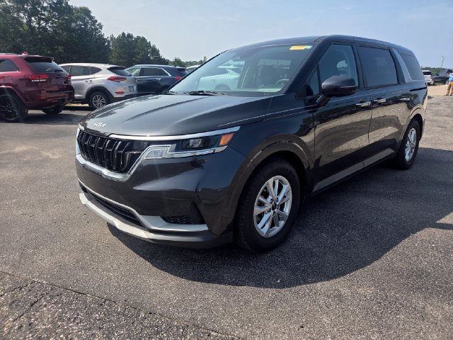 Used 2022 Kia Carnival LX FWD image 3