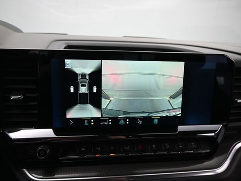 Used 2022 Chevrolet Silverado 1500 ZR2 w/ Technology Package image 20