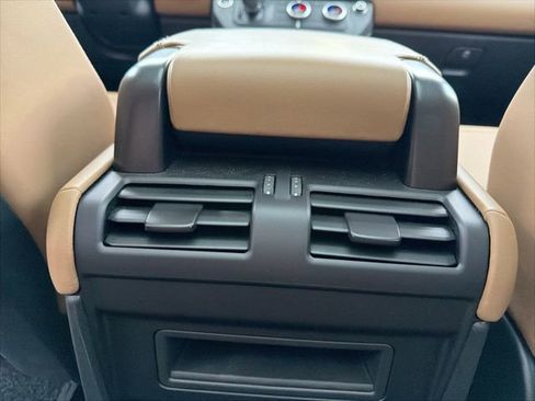 Used 2025 Land Rover Defender 110 X-Dynamic SE image 20