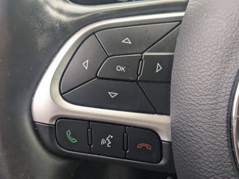 Used 2019 Jeep Compass Latitude w/ Cold Weather Group AWD/4WD image 10