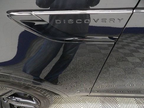Used 2024 Land Rover Discovery Dynamic SE AWD/4WD image 38