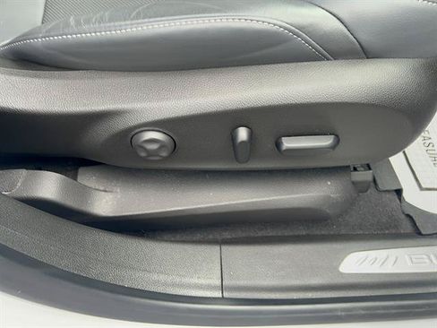 Used 2019 Buick Envision Essence AWD/4WD image 11