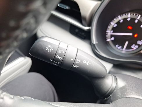 Used 2022 Toyota Highlander XLE image 23