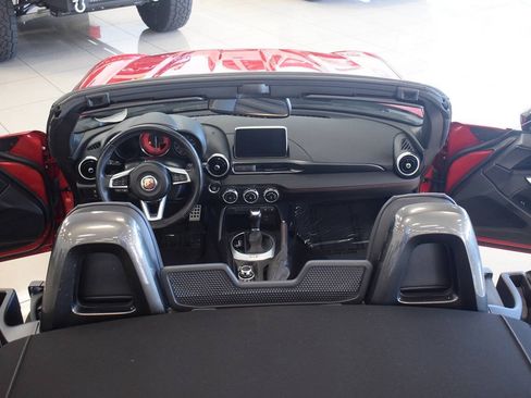 Used 2020 FIAT 124 Spider Abarth w/ Convenience Group RWD image 50
