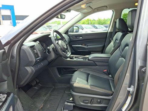 Used 2023 Nissan Pathfinder SL w/ Lighting Package (N92) AWD/4WD image 15