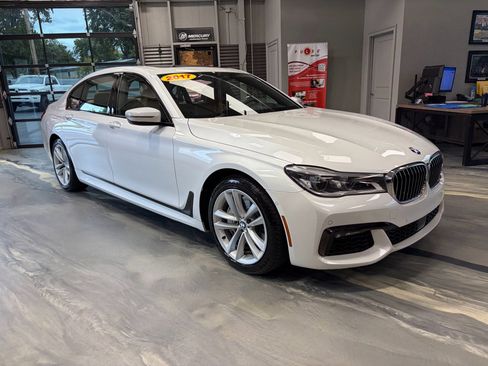 Used 2017 BMW 750i xDrive AWD/4WD image 1