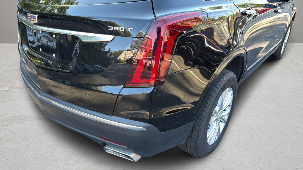 Certified 2025 Cadillac XT5 Luxury FWD image 11