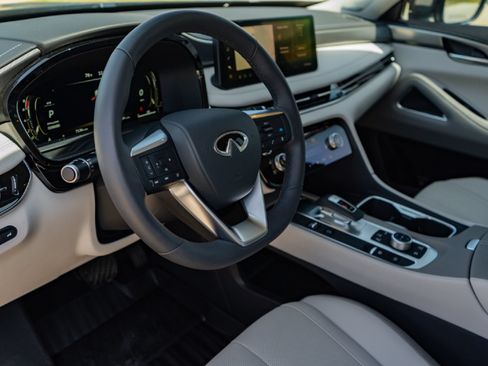 Certified 2026 INFINITI QX60 Luxe w/ Family Package FWD image 8