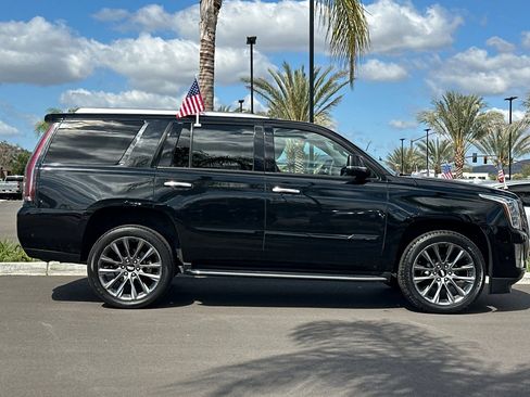 Used 2020 Cadillac Escalade Luxury w/ Escalade Sport Edition image 3
