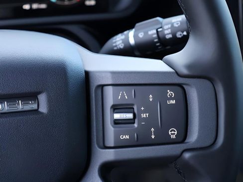 New 2026 Land Rover Defender 110 X-Dynamic SE AWD/4WD image 31