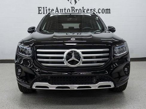 Used 2024 Mercedes-Benz GLB 250 4MATIC w/ Driver Assistance Package image 3