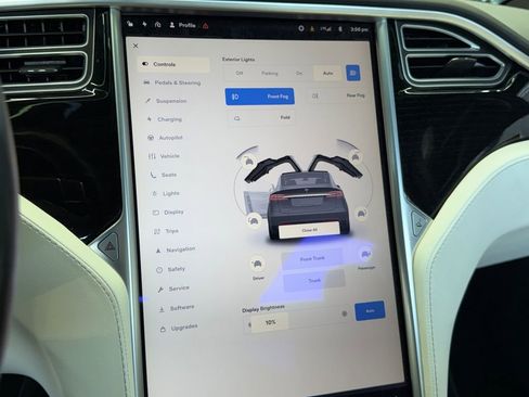 Used 2017 Tesla Model X 75D image 23