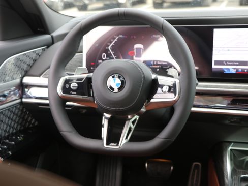 Certified 2025 BMW 740i xDrive AWD/4WD image 30