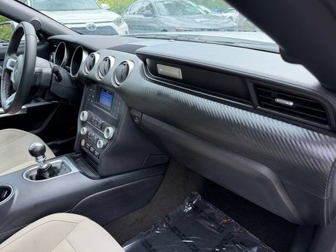 Used 2019 Ford Mustang Convertible RWD image 17