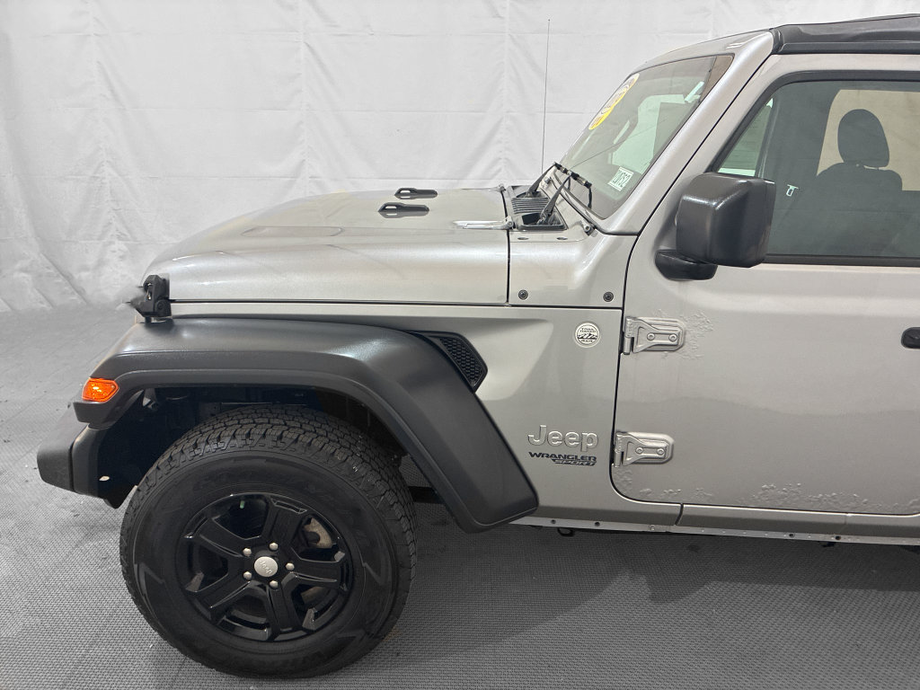 Used 2019 Jeep Wrangler Sport AWD/4WD image 3
