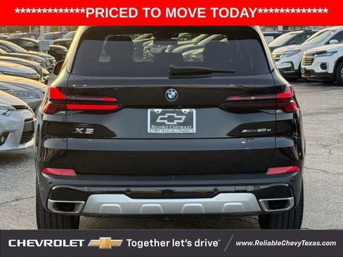 Used 2024 BMW X5 xDrive50e w/ Parking Assistance Package AWD/4WD image 7