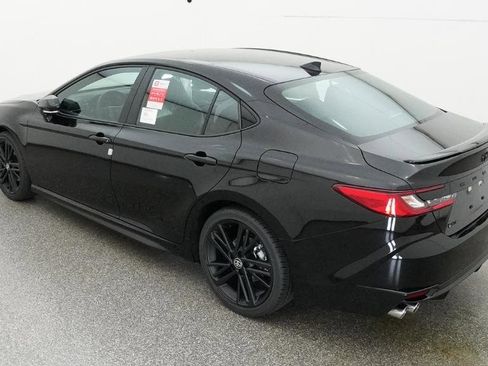 New 2026 Toyota Camry Hybrid FWD image 6