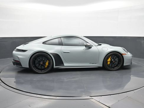 Certified 2025 Porsche 911 Carrera GTS RWD image 20