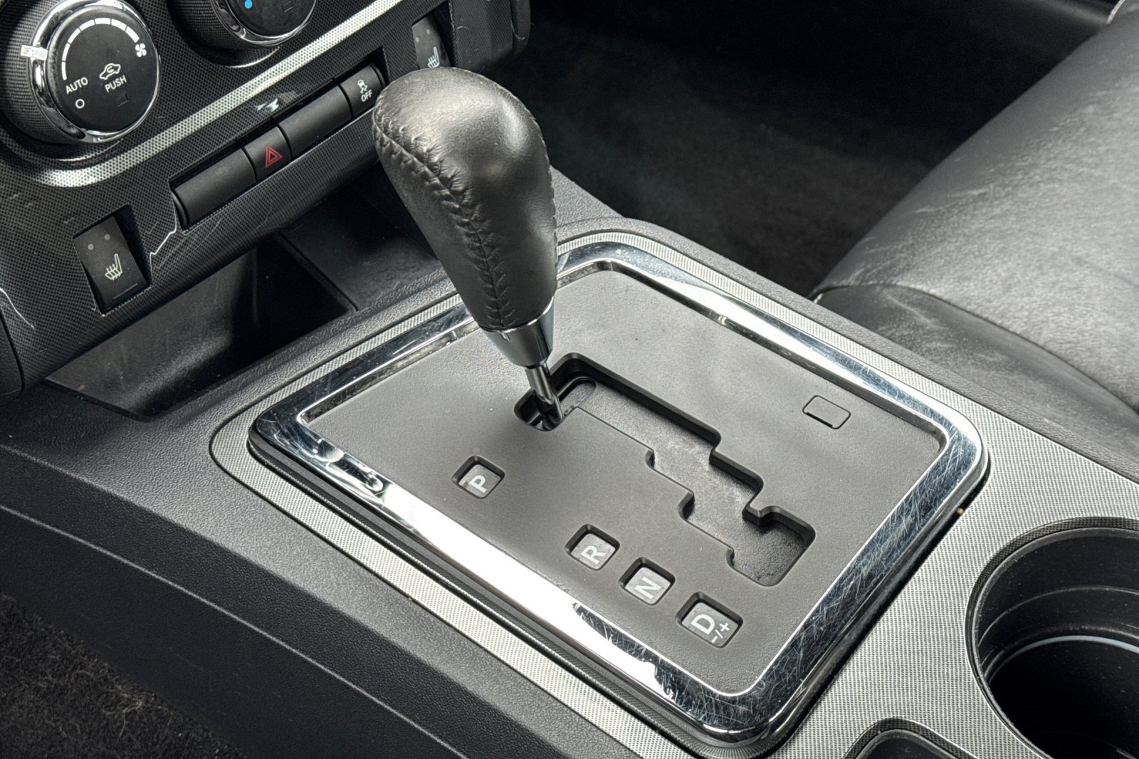Used 2011 Dodge Challenger RWD image 31