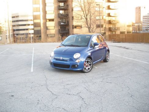 Used 2012 FIAT 500 Sport w/ Safety & Sound Pkg FWD image 17