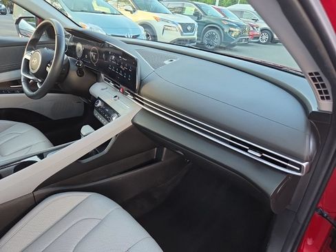 Used 2025 Hyundai Elantra Limited FWD image 41