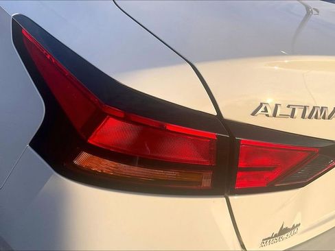 Used 2025 Nissan Altima 2.5 SV image 24