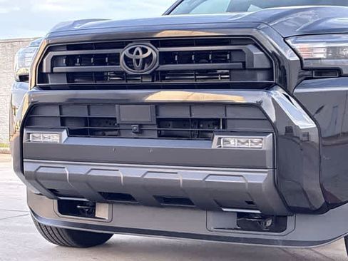 Used 2025 Toyota 4Runner SR5 RWD image 12
