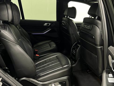 Used 2022 BMW X7 M50i w/ Cold Weather Package AWD/4WD image 38