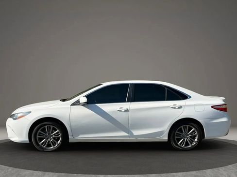 Used 2017 Toyota Camry SE FWD image 9