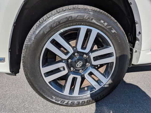 Used 2018 Toyota 4Runner Limited AWD/4WD image 9