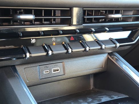 Certified 2024 GMC Canyon Elevation w/ Elevation Premium Package image 20