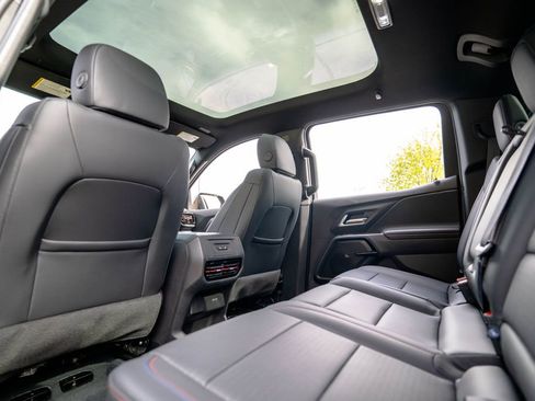 Used 2025 Chevrolet Silverado EV RST AWD/4WD image 30