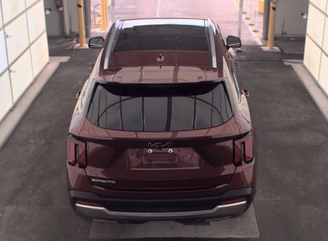 Certified 2024 Kia Sorento SX FWD image 5