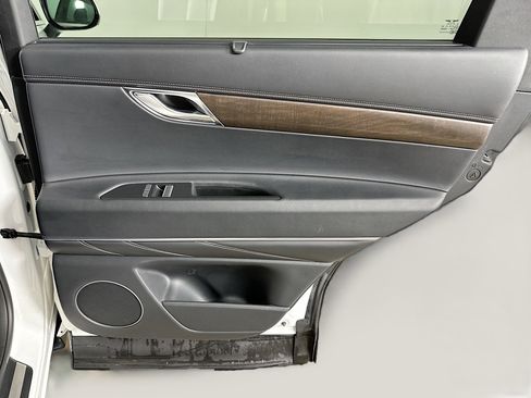 Used 2024 Genesis GV80 3.5T image 32