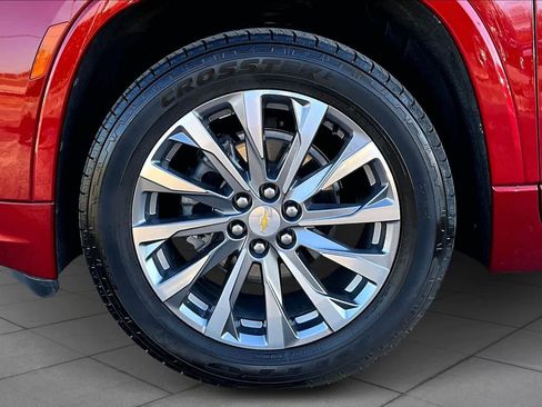 Used 2023 Chevrolet Traverse Premier image 12