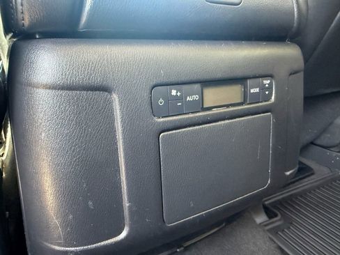 Used 2021 Nissan Armada SV RWD image 19