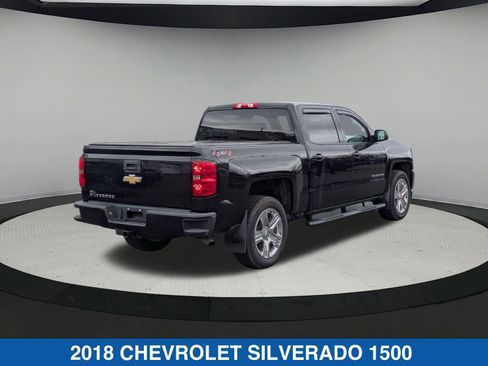Used 2018 Chevrolet Silverado 1500 Custom w/ Custom Value Package AWD/4WD image 4