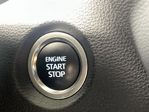 Used 2025 Toyota Corolla SE image 23